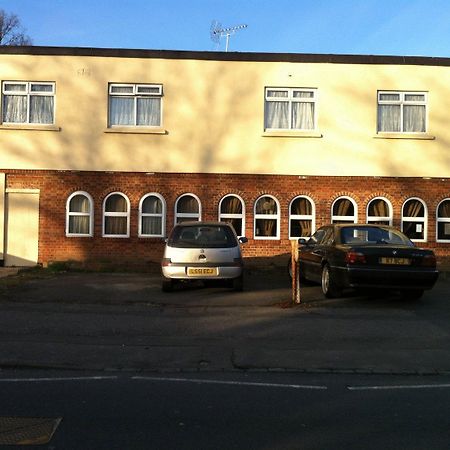 Hillingdon Lodge ภายนอก รูปภาพ