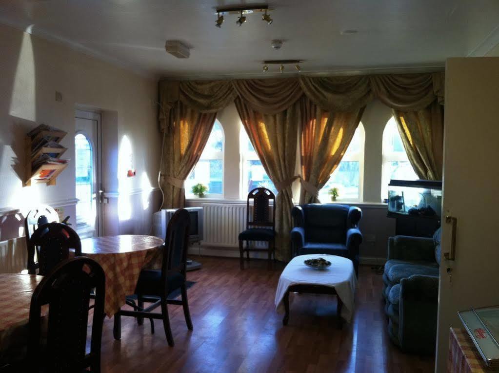 Hillingdon Lodge ภายนอก รูปภาพ